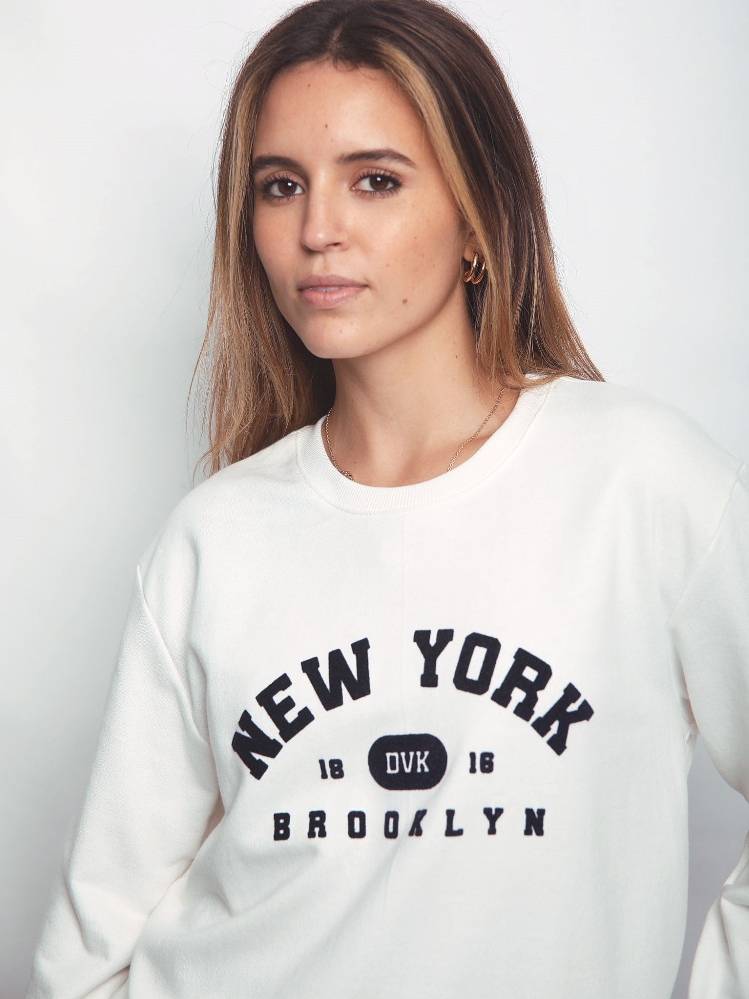 Polera para Mujer DVK SIN ZIP NEW YORK FLEECE HSO