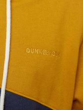 Cargar imagen en el visor de la galería, Polera para Hombre DUNKELVOLK CON ZIP COLLATERAL HOOD FT CHAZ
