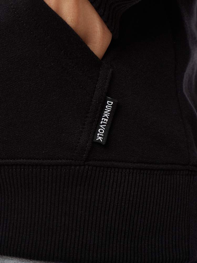 Polera Dunkelvolk SIN ZIP D BEER HOOD FT NGR