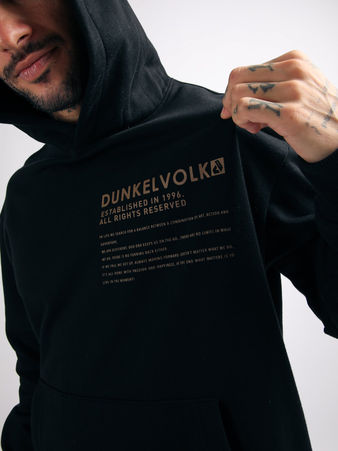 Polera para Hombre Dunkelvolk HOODIE DNA PRINT BLK