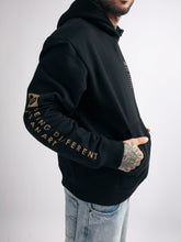 Cargar imagen en el visor de la galería, Polera para Hombre Dunkelvolk HOODIE DNA PRINT BLK
