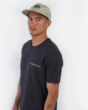 Cargar imagen en el visor de la galería, Gorra para Hombre Dunkelvolk CAP WILD WORLD VINTAGE OVER
