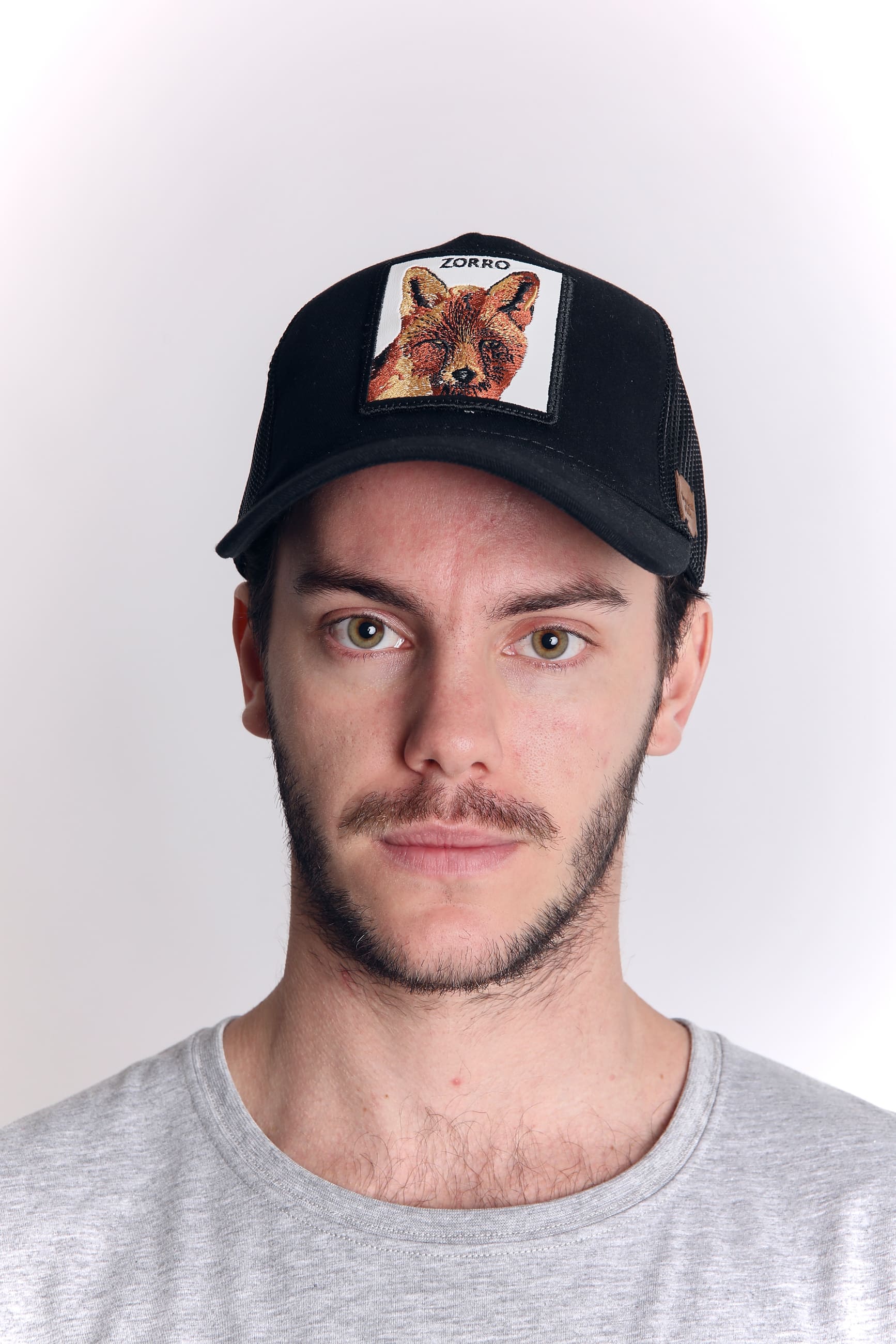 Gorra para Hombre Dunkelvolk TRUCKER STAY WILD BLK2