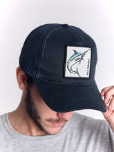 Cargar imagen en el visor de la galería, Gorra para Hombre Dunkelvolk TRUCKER STAY WILD NVY2
