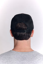 Cargar imagen en el visor de la galería, Gorra para Hombre Dunkelvolk TRUCKER STAY WILD SGRH3
