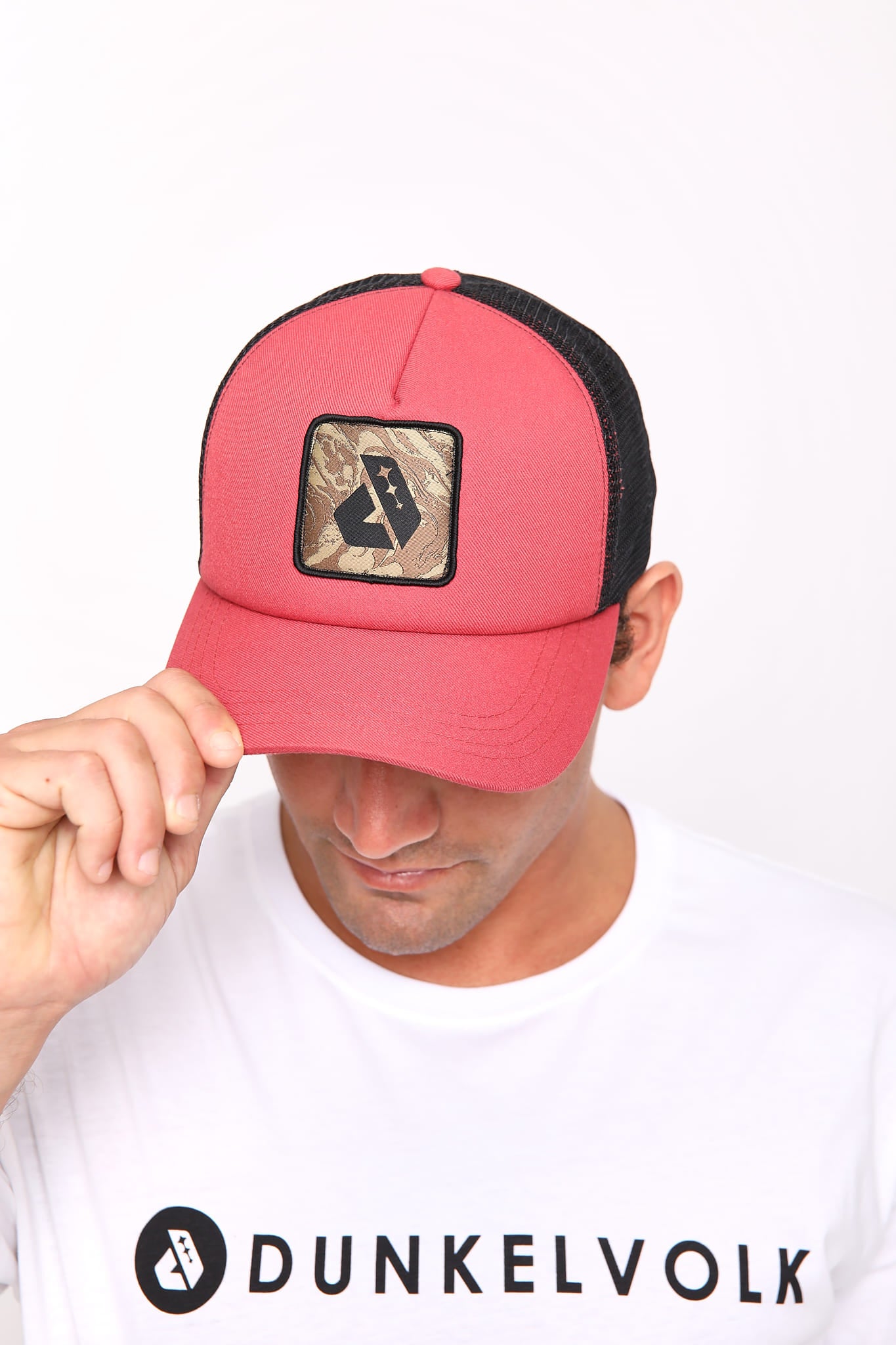 Gorra para Hombre DUNKELVOLK TRUCKER 26 SMILES CHR