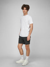 Cargar imagen en el visor de la galería, Polo DUNKELVOLK 3D Logo Blanco, Hombre - foto 2
