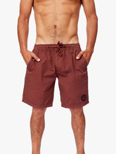 Cargar imagen en el visor de la galería, Short para Hombre Dunkelvolk FLEECE COMFORT SHORT 16&quot; CHER
