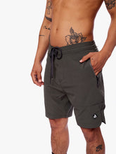 Cargar imagen en el visor de la galería, Short para Hombre Dunkelvolk AMPHIBIAN TRAVELLER 18&quot; DGRY
