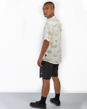 Cargar imagen en el visor de la galería, Camisa para Hombre Dunkelvolk SHIRT SS DRUG DEALER SHIRT NAT
