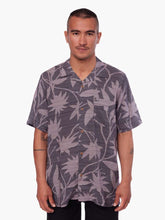 Cargar imagen en el visor de la galería, Camisa Dunkelvolk HAWAIIAN DISTORTION HAWAIIAN SHIRT PNK
