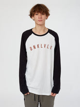 Cargar imagen en el visor de la galería, Polo para Hombre DUNKELVOLK PREMIUM FADE BEISBOLE TEE NGR
