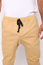 Cargar imagen en el visor de la galería, Pantalón para Hombre DUNKELVOLK SEAL Camel
