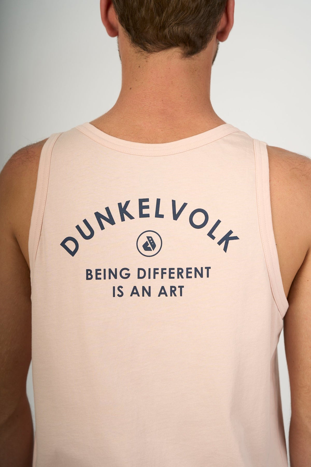 Tank para Hombre DUNKELVOLK SCRIPT LOGO TANK MHWO