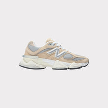Cargar imagen en el visor de la galería, Zapatillas NEW BALANCE 9060 U9060LBD-M Beige
