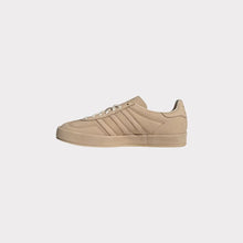 Cargar imagen en el visor de la galería, Zapatillas Adidas Gazelle Indoor Lux JR8832-W Camel, Mujer
