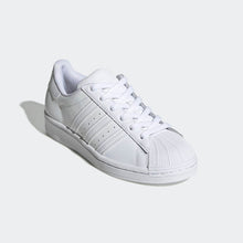 Cargar imagen en el visor de la galería, Zapatillas para Mujer ADIDAS EF5399 SUPERESTAR J WHT
