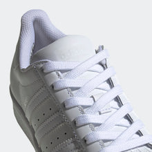 Cargar imagen en el visor de la galería, Zapatillas para Mujer ADIDAS EF5399 SUPERESTAR J WHT
