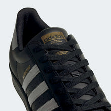 Cargar imagen en el visor de la galería, Zapatillas para Hombre ADIDAS EG4959 SUPERSTAR BLACK
