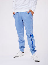 Cargar imagen en el visor de la galería, Jogger para Hombre CHAMPION GF22H586CQA POWERBLEND GRAPHIC JOGGER AUCB

