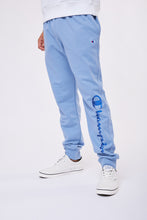 Cargar imagen en el visor de la galería, Jogger para Hombre CHAMPION GF22H586CQA POWERBLEND GRAPHIC JOGGER AUCB
