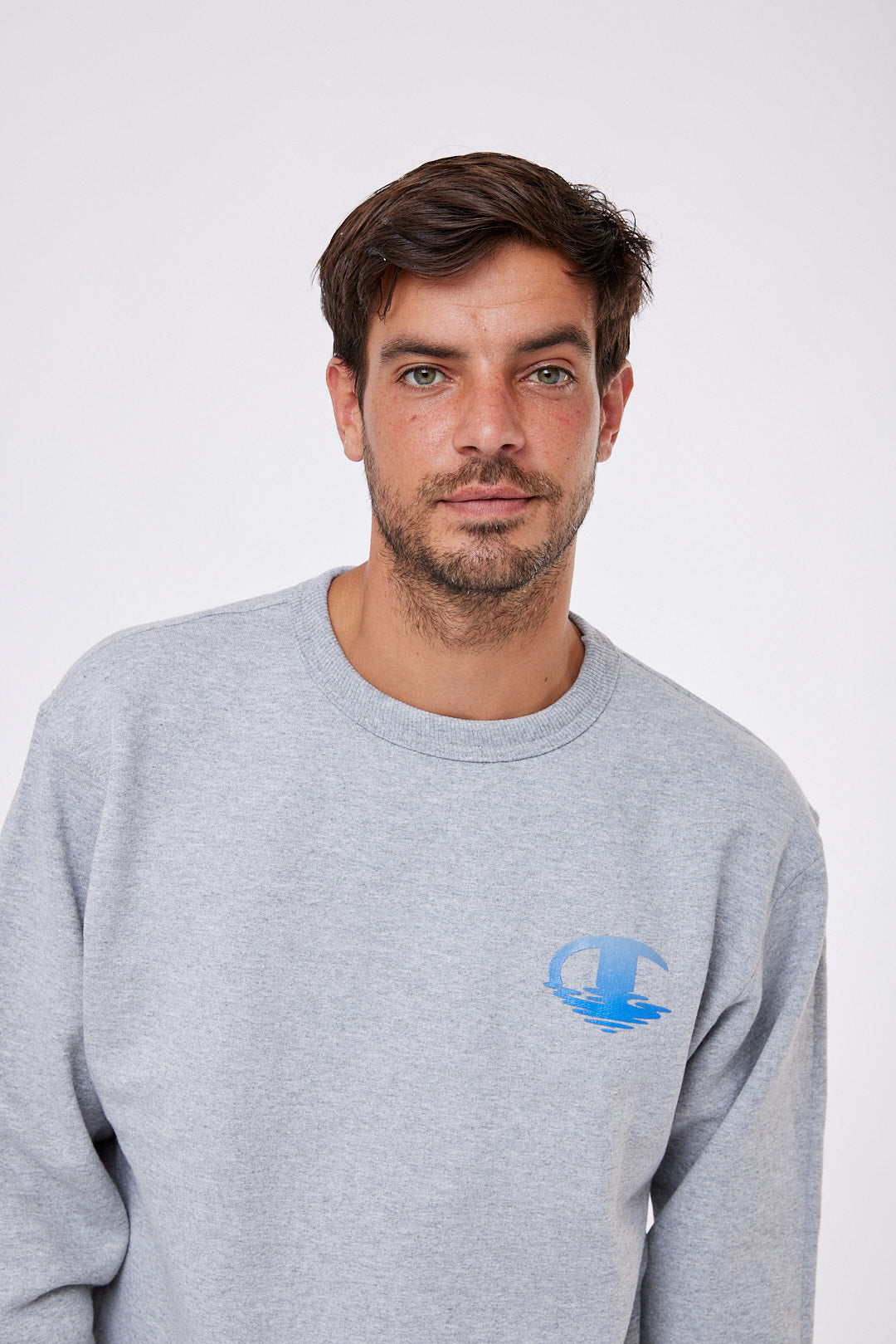Polera para Hombre CHAMPION GF88H586CKA POWERBLEND GRAPHIC CREW 1IC