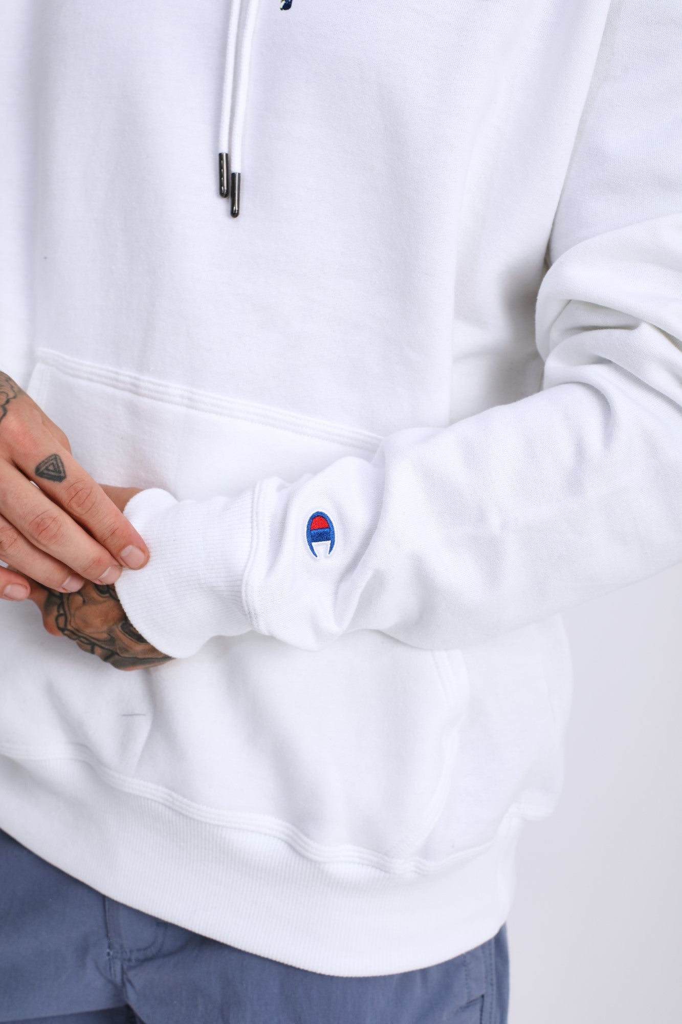 Polera para Hombre CHAMPION GF89H586CNA POWERBLEND GRAPHIC HOODIE WHC