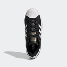 Cargar imagen en el visor de la galería, Zapatillas para Mujer ADIDAS GX1841 SUPERSTAR BONEGA 841
