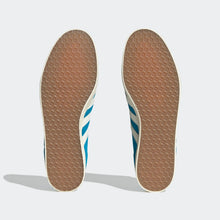 Cargar imagen en el visor de la galería, Zapatillas para Hombre ADIDAS GY7337 GAZELLE BLU
