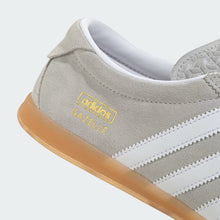 Cargar imagen en el visor de la galería, Zapatillas ADIDAS GAZELLE JS4516 Gris
