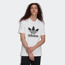 Cargar imagen en el visor de la galería, Polo para Hombre ADIDAS H06644 TREFOIL T-SHIRT WB
