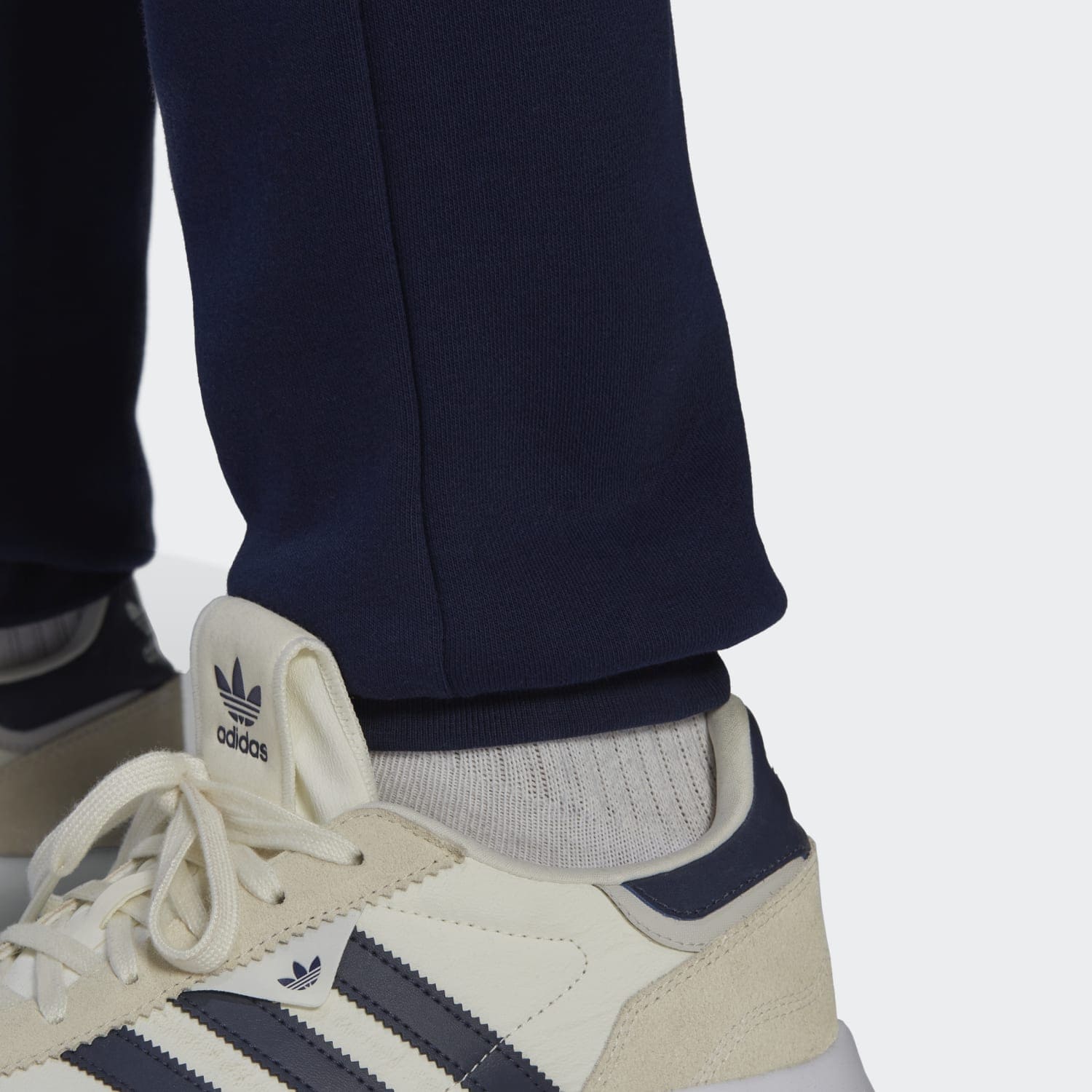 Jogger para Hombre ADIDAS HK0107 ESSENTIALS PANT NIND