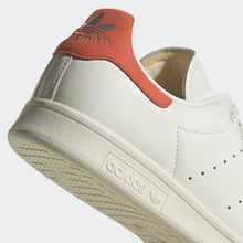 Cargar imagen en el visor de la galería, Zapatillas para Hombre ADIDAS HQ6816 CORE WHITE OFF WHITE PRELOVED RED WHT
