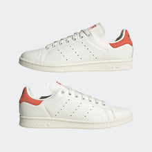 Cargar imagen en el visor de la galería, Zapatillas para Hombre ADIDAS HQ6816 CORE WHITE OFF WHITE PRELOVED RED WHT
