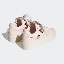 Cargar imagen en el visor de la galería, Zapatillas para Mujer ADIDAS HQ9840 FORUM BONEGA 840
