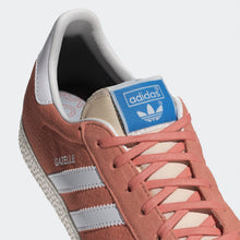 Cargar imagen en el visor de la galería, Zapatillas para Mujer ADIDAS IG1699 GAZELLE 699
