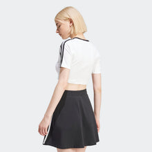 Cargar imagen en el visor de la galería, Polo para Mujer ADIDAS IP0662 3 S BABY TEE WHI
