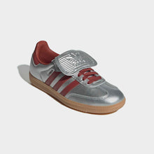 Cargar imagen en el visor de la galería, Zapatillas para Mujer ADIDAS SAMBA JH5707 Plateado
