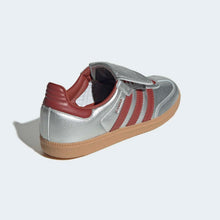 Cargar imagen en el visor de la galería, Zapatillas para Mujer ADIDAS SAMBA JH5707 Plateado
