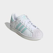 Cargar imagen en el visor de la galería, Zapatillas para Mujer ADIDAS SUPERSTAR JH7060 Celeste
