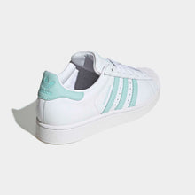 Cargar imagen en el visor de la galería, Zapatillas para Mujer ADIDAS SUPERSTAR JH7060 Celeste
