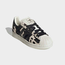 Cargar imagen en el visor de la galería, Zapatillas ADIDAS SUPERSTAR Multicolor JP8164
