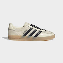 Cargar imagen en el visor de la galería, Zapatillas para Hombre ADIDAS GAZELLE INDOOR Beige
