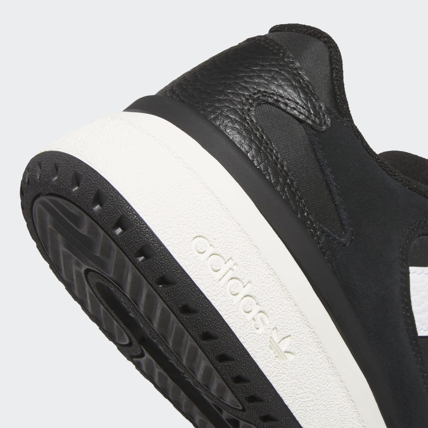 Zapatillas para Hombre ADIDAS FORUM2000 JS0996 Negro