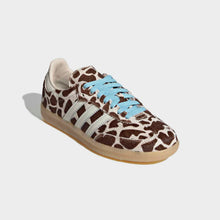 Cargar imagen en el visor de la galería, Zapatillas Adidas Samba KI6669 Beige - vista frontal
