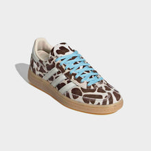 Cargar imagen en el visor de la galería, Zapatillas Adidas Handball Spezial KI6677 Beige - vista frontal
