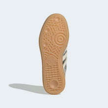 Cargar imagen en el visor de la galería, Zapatillas ADIDAS HANDBALL SPEZIAL LT KK4448 PLATA
