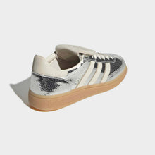 Cargar imagen en el visor de la galería, Zapatillas ADIDAS HANDBALL SPEZIAL LT KK4448 PLATA
