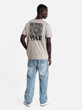 Cargar imagen en el visor de la galería, Polo para Hombre DUNKELVOLK SURF QUILLA PLT
