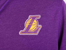 Cargar imagen en el visor de la galería, Polera para Hombre NBA CON ZIP NBA PERFORMANCE JACKET PUR
